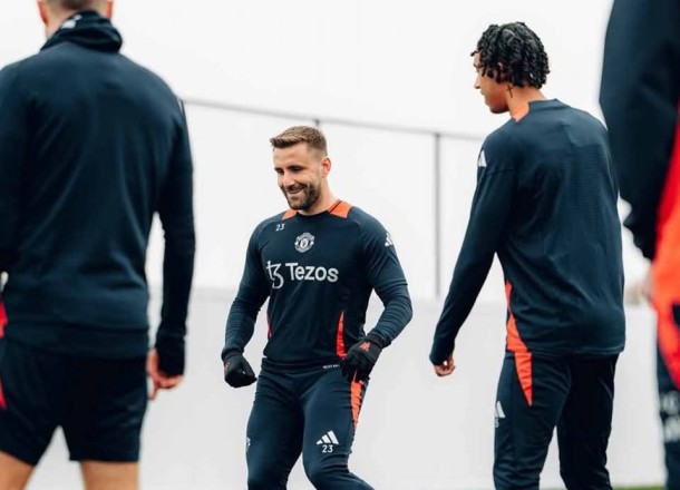 Manchester United player returns to training after a long absence