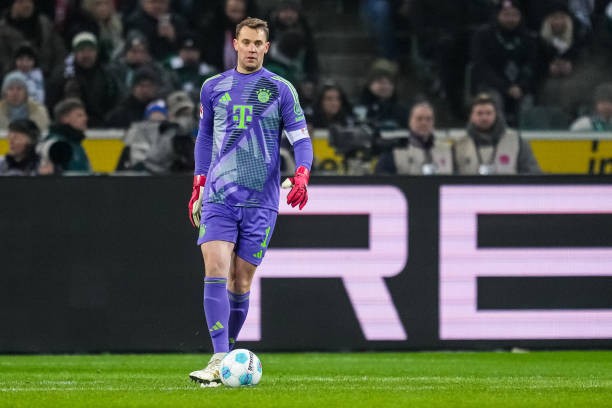 Neuer decides his future with Bayern Munich