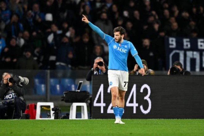 Barcelona renews its interest in Kvaratskhelia, and Napoli sets its price