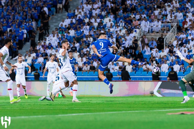 Al Hilal achieves an exciting victory over Damak in the Saudi League