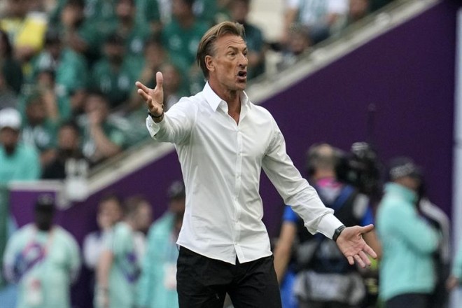 The Saudi Al-Ahly star accuses Renard of injustice