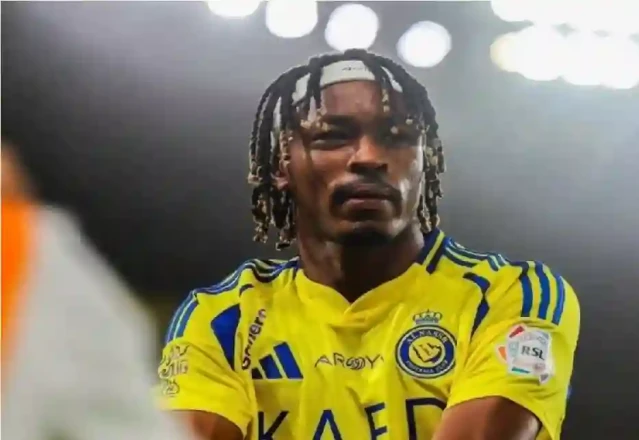 Stopping and fine of Nasr defender Simakan
