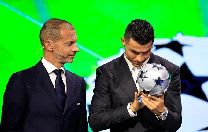 Ronaldo: Happy with the award, and I may return to playing in the Champions League