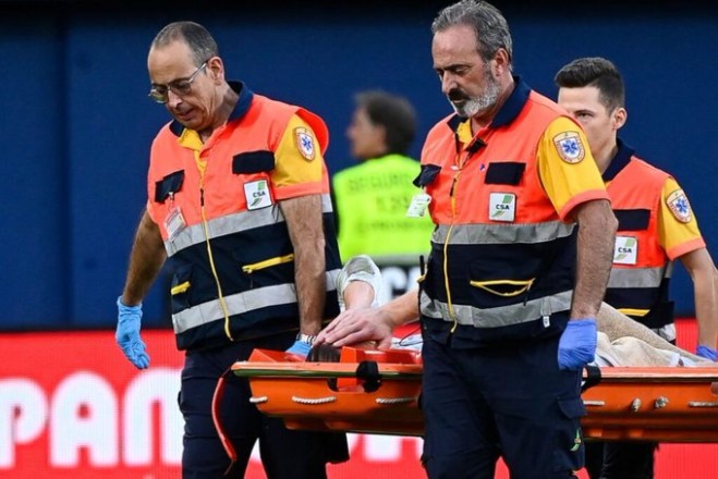 Officially... Ter Stegen undergoes successful surgery