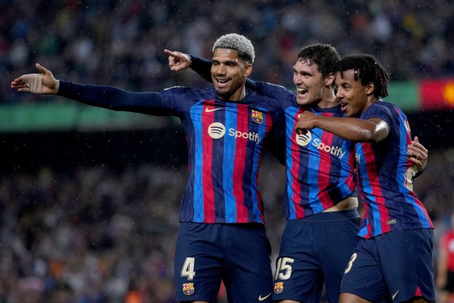 Barcelona defender is wanted in the Premier League
