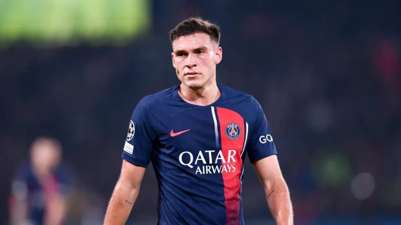 Barcelona is competing with an English giant to include Ugarte