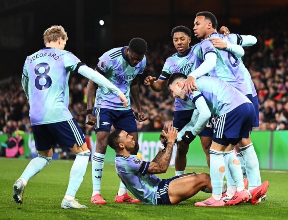 Arsenal sweeps Crystal Palace in the Premier League