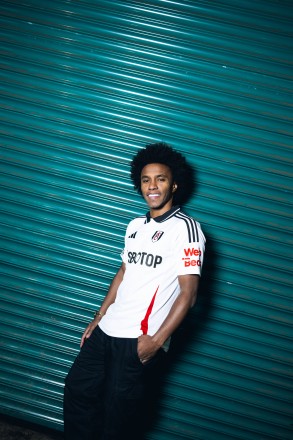 Officially .. Fulham contracts with Willian