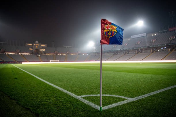 Barcelona Observes a Minute of Silence for Team Doctor