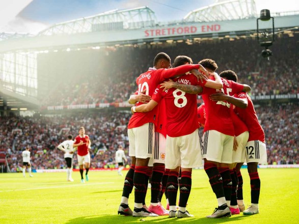 Manchester United settles on the departure of the trio