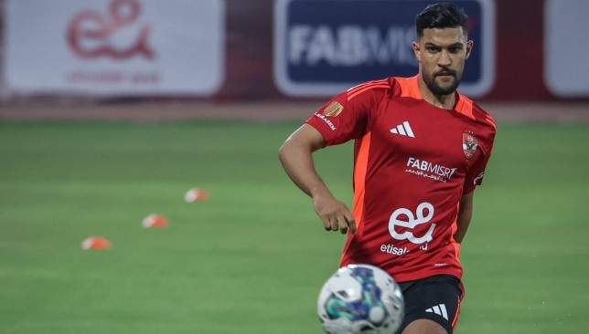Al-Ahly goes through the first training session with the new deals