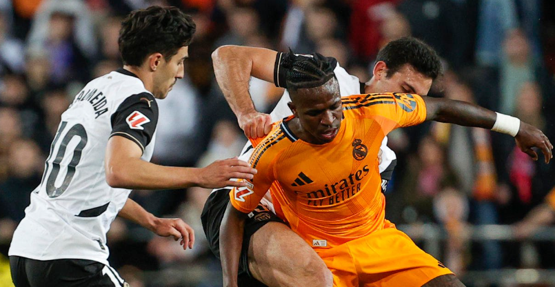 Real Madrid tops La Liga with a dramatic victory over Valencia