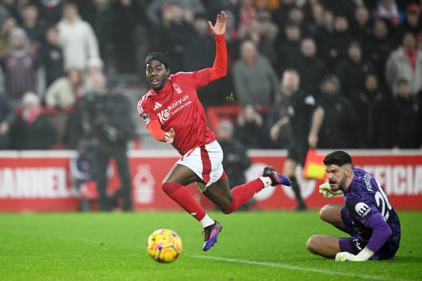 Tottenham stumbles against Nottingham Forest in the Premier League