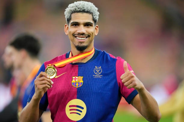 Laporta confirms his desire to keep Araujo amid interest from Juventus
