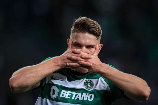 Arsenal and Chelsea scouts are monitoring the Sporting striker