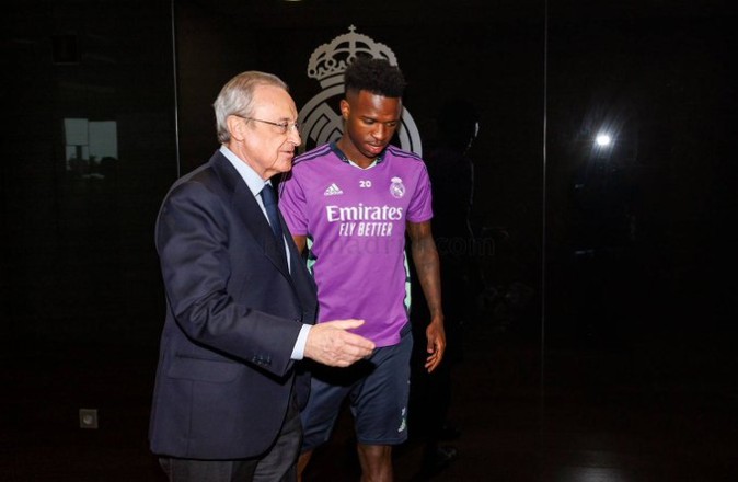 Perez heads Real Madrid's delegation to the Ballon d'Or ceremony