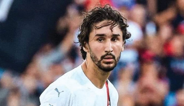 The Milan star rejects the temptations of Dori Roshen
