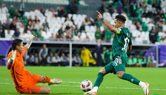 Al-Dosari wears a face mask and is absent for 10 days