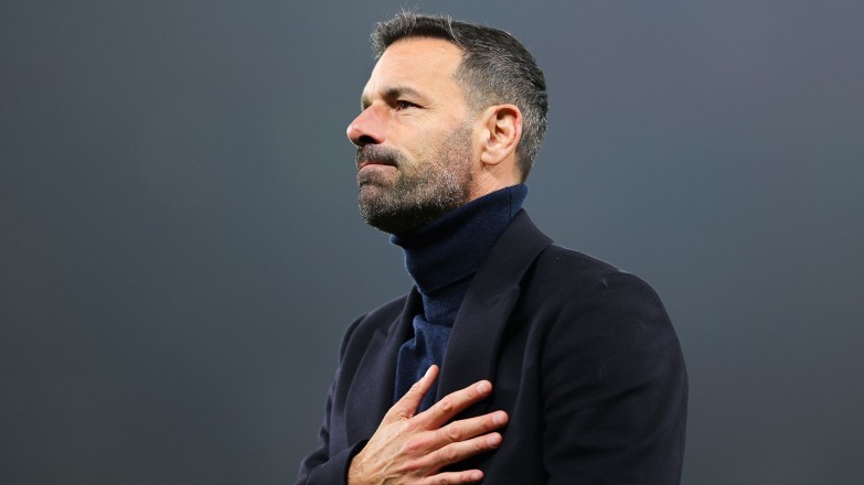 Officially... Manchester United announces the departure of Ruud van Nistelrooy