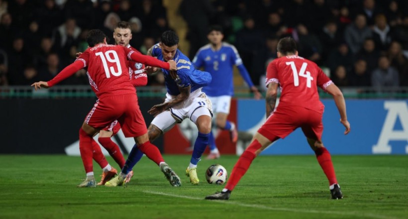 إيطاليا تحقق فوزاً قاتلاً على مولدوفا في تصفيات كأس العالم