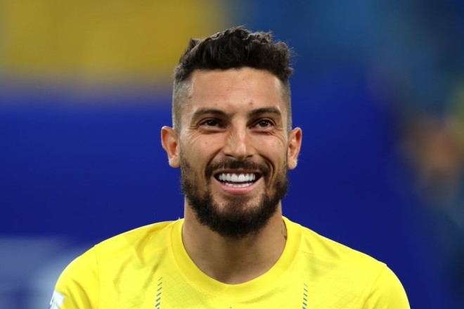 Alex Telles sends a message to Al-Nasr fans