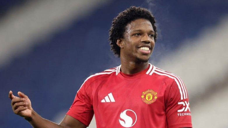 Juventus is considering the idea of ​​loaning Manchester United's full-back