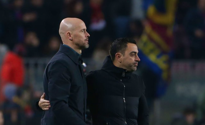 Manchester United communicates with Xavi