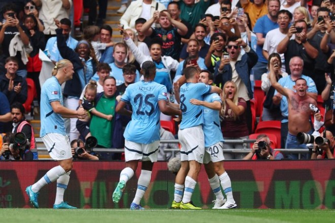 Manchester City wins the Charity Shield on penalties against Manchester United