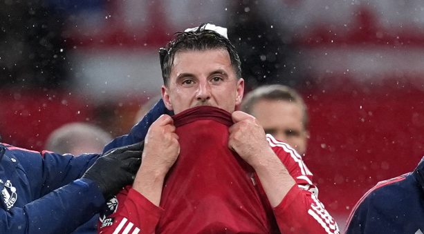 Injury hits Mount in Manchester derby
