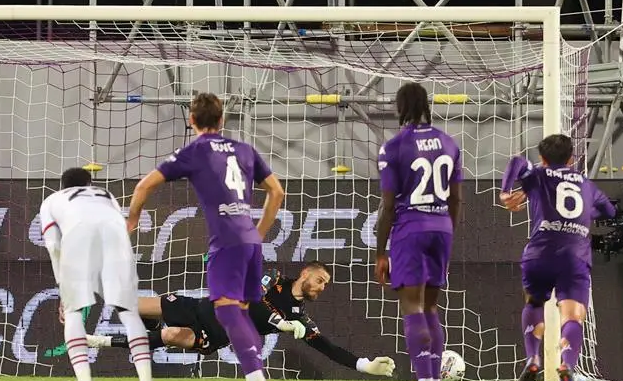 De Gea leads Fiorentina to victory over Milan