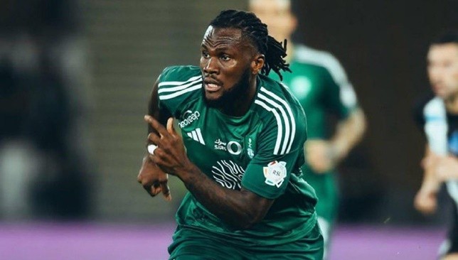 Casey supports Al -Ahly's squad in front of Al -Fateh