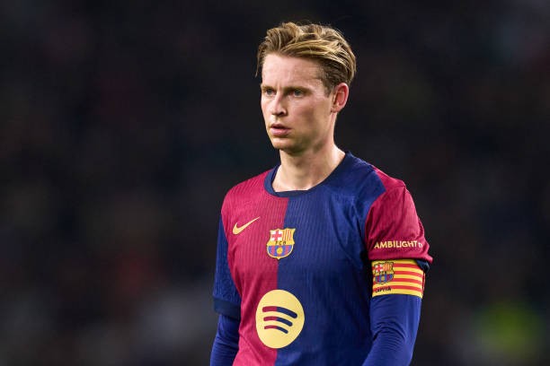 De Jong raises concern within Barcelona