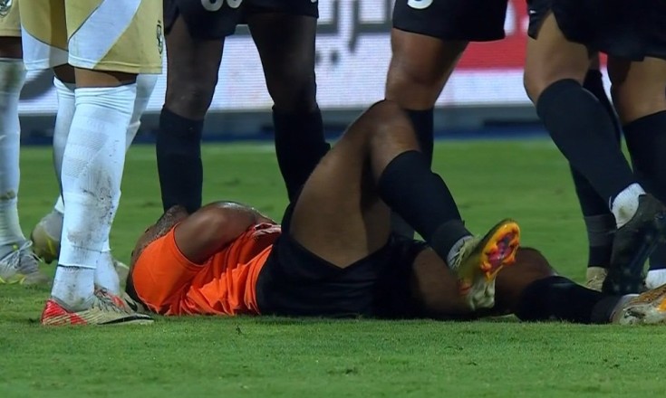 Marwan Attia apologizes to Ahmed Yasser Rayan after the recent injury