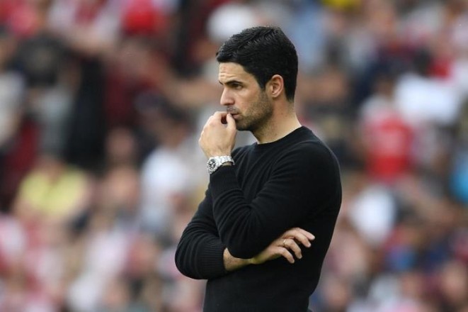 Arsenal is studying Ferguson's option