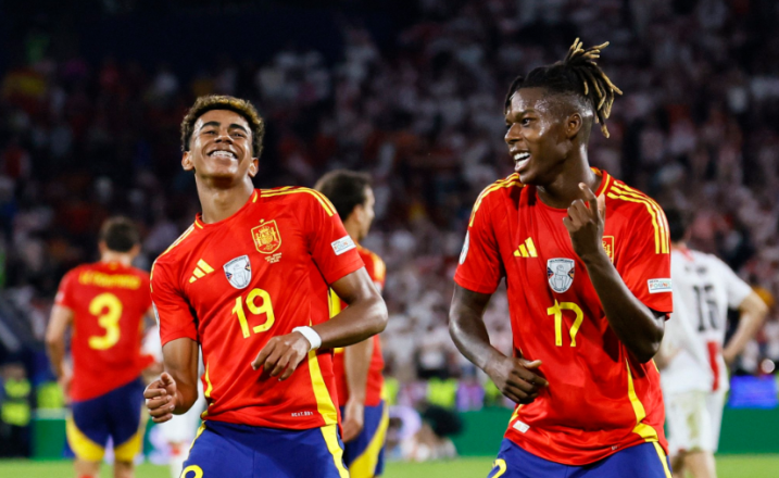 Yamal is pressuring Barcelona to include Williams