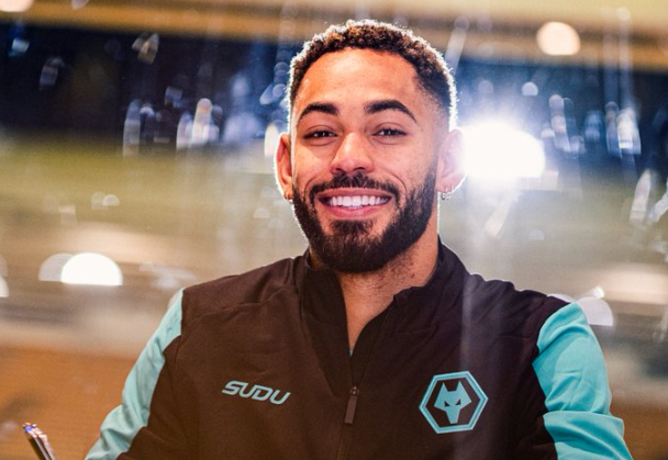 Wolverhampton announces the renewal of a cosmic contract