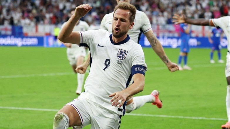 Will Kane's contract expire against Spain?