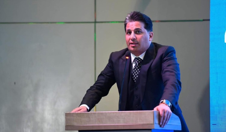 El presidente del Comité Olímpico, Aqil Muftan, invita al Al-Zawraa a enfrentar al Al-Shorta hoy