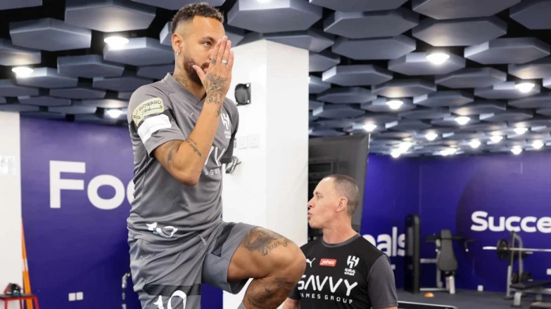 Neymar ignites the enthusiasm of Al Hilal fans