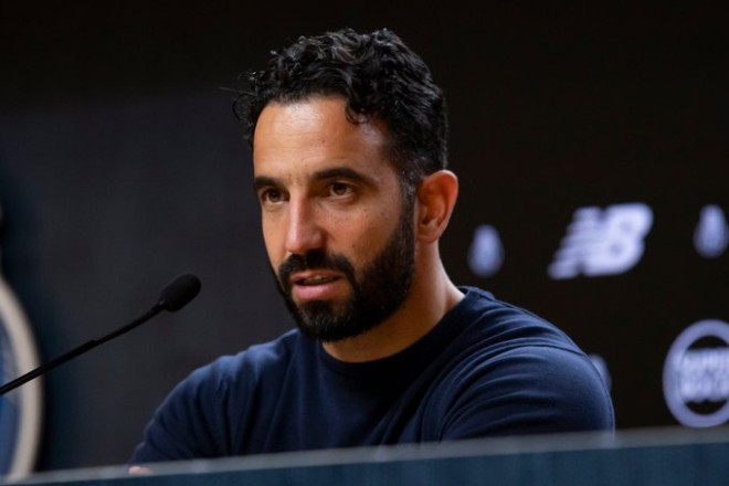 When will Amorim take over as coach of Manchester United?