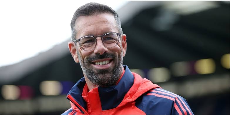 Will Nistelrooy be the new Manchester United coach?