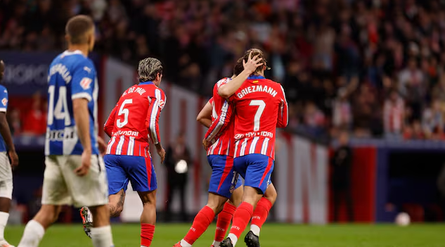 Atletico Madrid turns the tables on Alaves and temporarily destroys second place