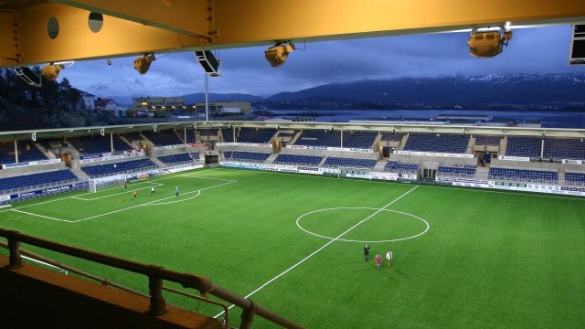 Estadio Color Line