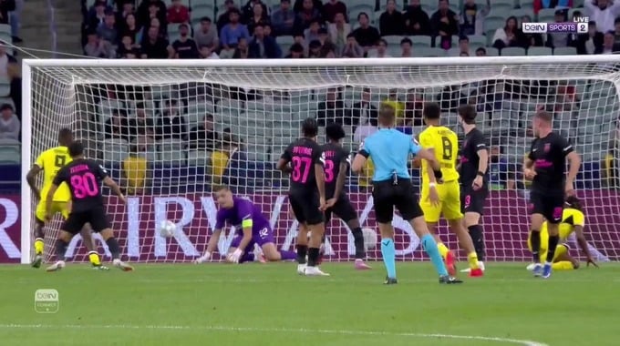 هدف سيرهو جيراسي لفريق دورتموند بمواجهة صباح بالدقيقة 10