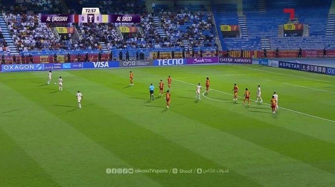 Gol Akram Afif Para el equipo Al-Sadd Contra Al-Qadsiah en el minuto 74
