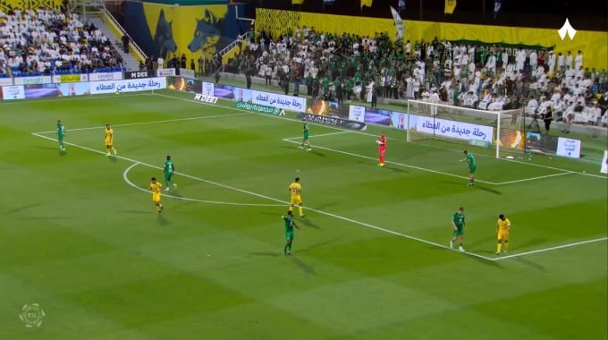 Gol anulado Roger Martínez Para el equipo Al-Taawoun Contra Al-Ahli en el minuto 40