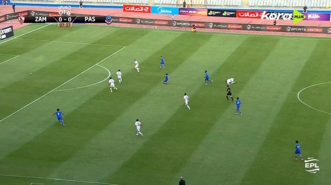 Tir sur la barre Abdo Keshkesh Pour l’équipe Petrol Asyut Contre Zamalek SC à la minute 8