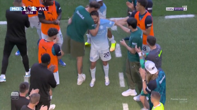 تبديل لاعب برناردو سيلفا لفريق مان سيتي بمواجهة أستون فيلا بالدقيقة 59