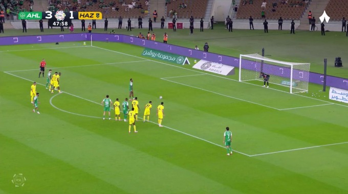 Penalty manqué Ivan Toney Pour l’équipe Al-Ahli Contre Al Hazem à la minute 49
