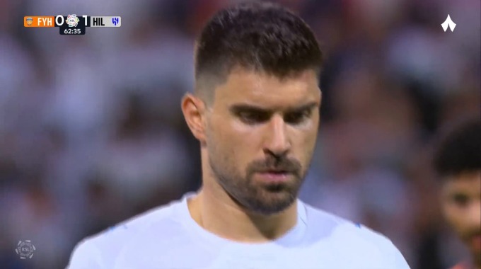 Penalti fallado Rúben Neves Para el equipo Al Hilal Contra Al Feiha en el minuto 64